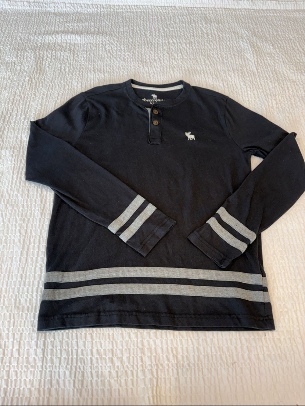 Abercrombie & Fitch Youth Black Long-Sleeve Henley with Gray Stripes
Size 13/14